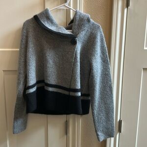 Sweater W/button 25% wool